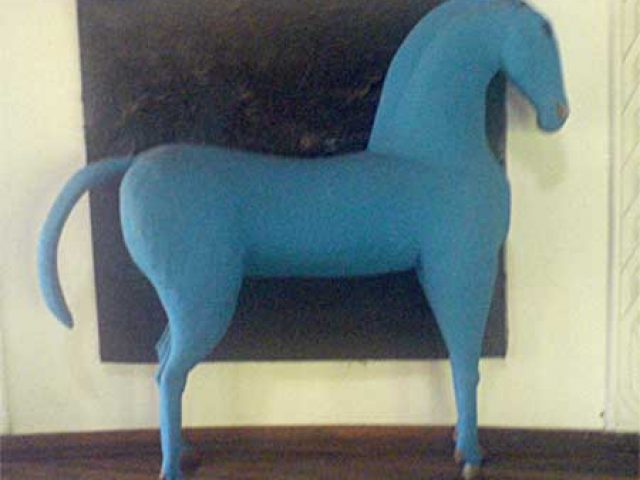 a big blue horse on display at safari park hotel nairobi kenya by rob rooker aka gigglingbob